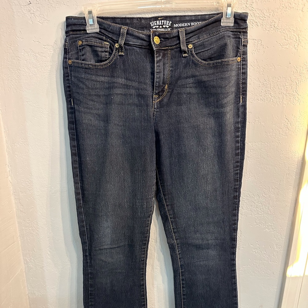 Levi jeans